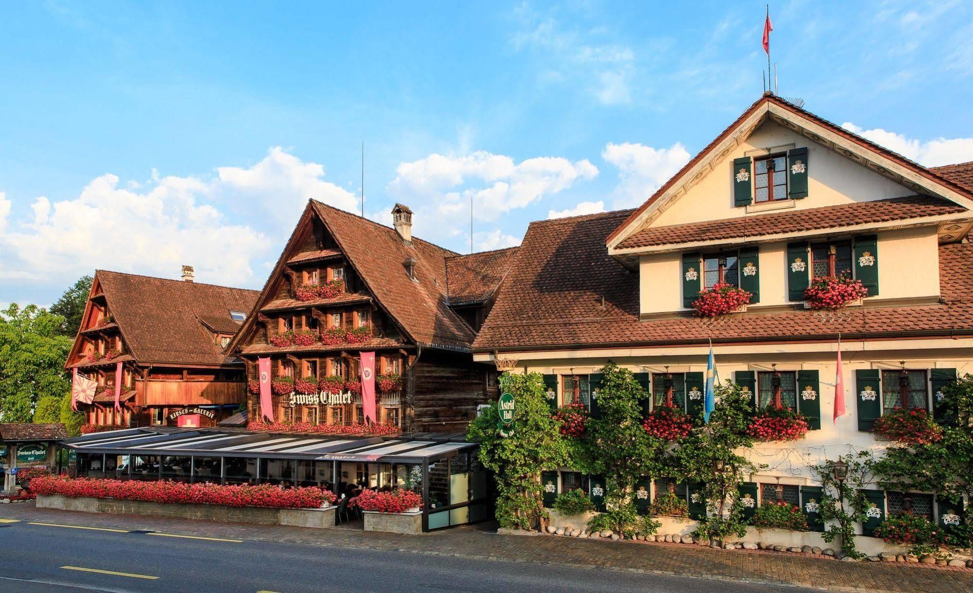 Swiss-Chalet Merlischachen - Historik Chalet-Hotel Lodge Küssnacht Eksteriør billede